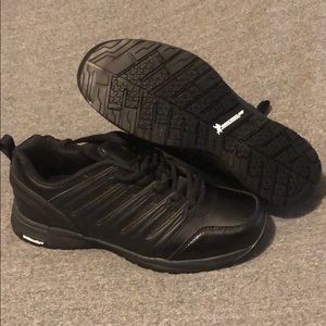 Dickies slip resistant shoes (brand new)